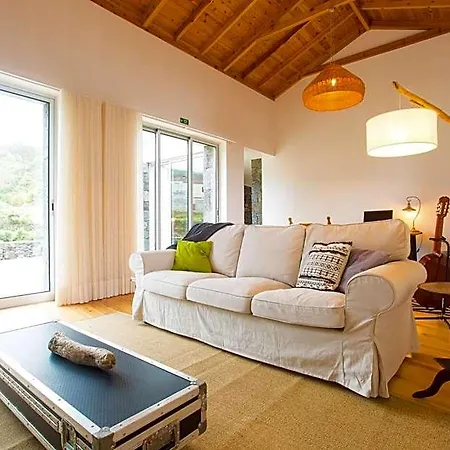 Casa Dos Caldeiras Bed & Breakfast